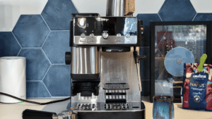 Test Ninja Luxe Café Mini : la semi-automatique qui apprend à faire un espresso