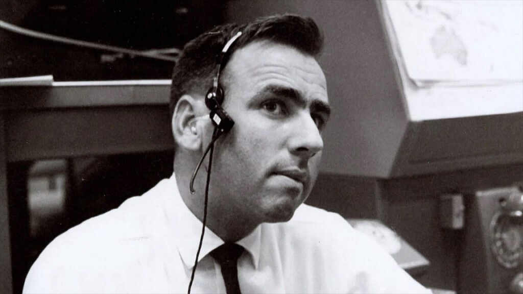 Milt Windler, NASA flight director who helped save Apollo 13, dies at 94
