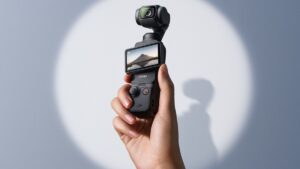 Le prix de l’excellente caméra DJI Osmo Pocket 3 n’a jamais été aussi bas sur Amazon : 250 € de moins qu’au lancement