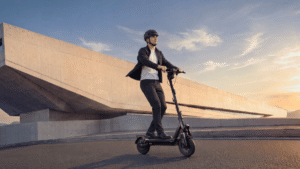 80 km réels à 25 km/h : Segway s’attaque vraiment aux longs trajets avec sa nouvelle trottinette