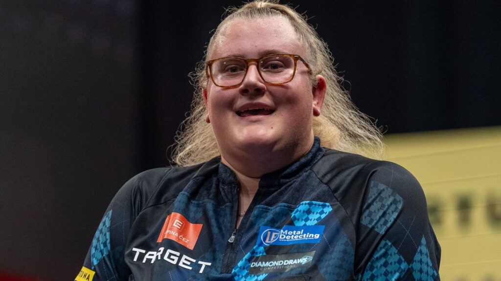 Greaves ends Women&rsquo;s Series season with record-breaking win
