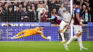 Bowen&rsquo;s late penalty saved as West Ham held by QPR